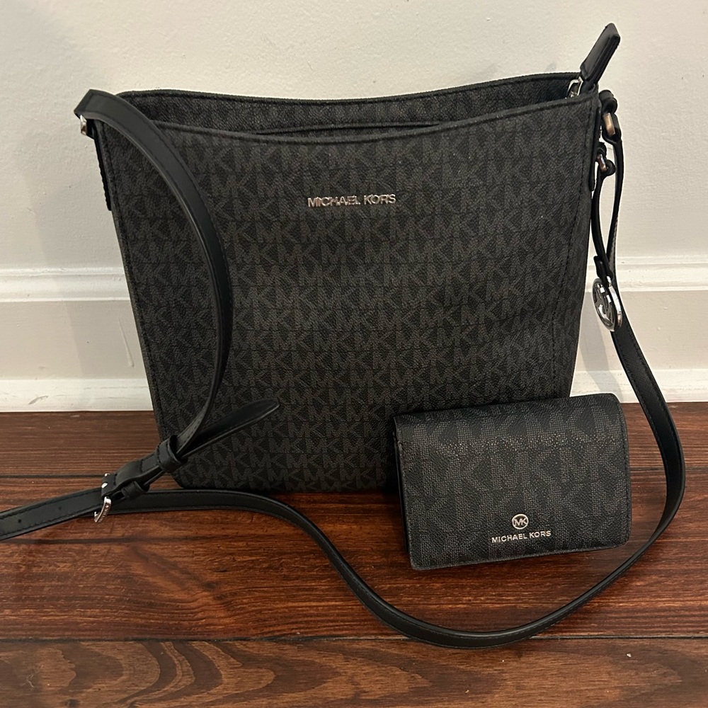 Authentic Michael Kors purse and wallet
